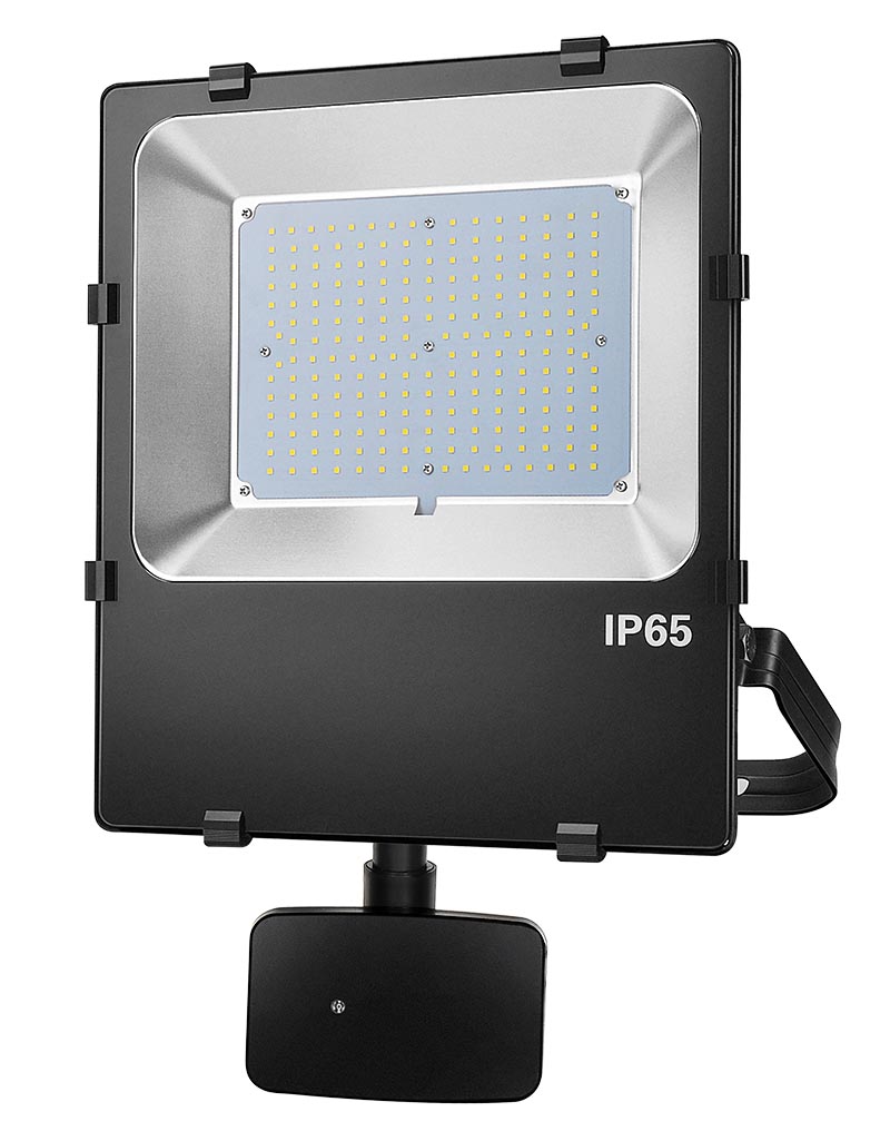U-Flood-100W_03_web.jpg